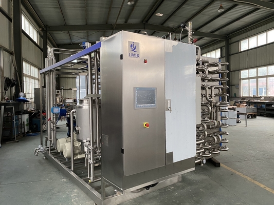 Disesuaikan 500-20000L/H UHT Sterilizer Untuk Buah &amp; Sayuran Processing Line Mesin Sterilisasi UHT Baru