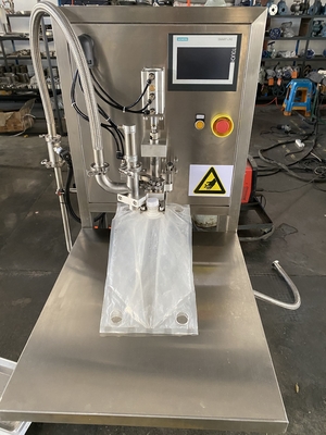 YGT Semi-Automatic 1-25L Non-Aseptic BIB Filler Untuk Juice Buah/Susu/Minyak Dengan PLC SUS304/316 Made In China